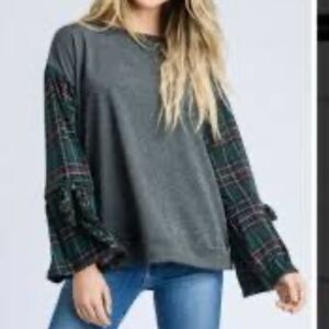 Hopely knit shirt in grey with plaid sleeves